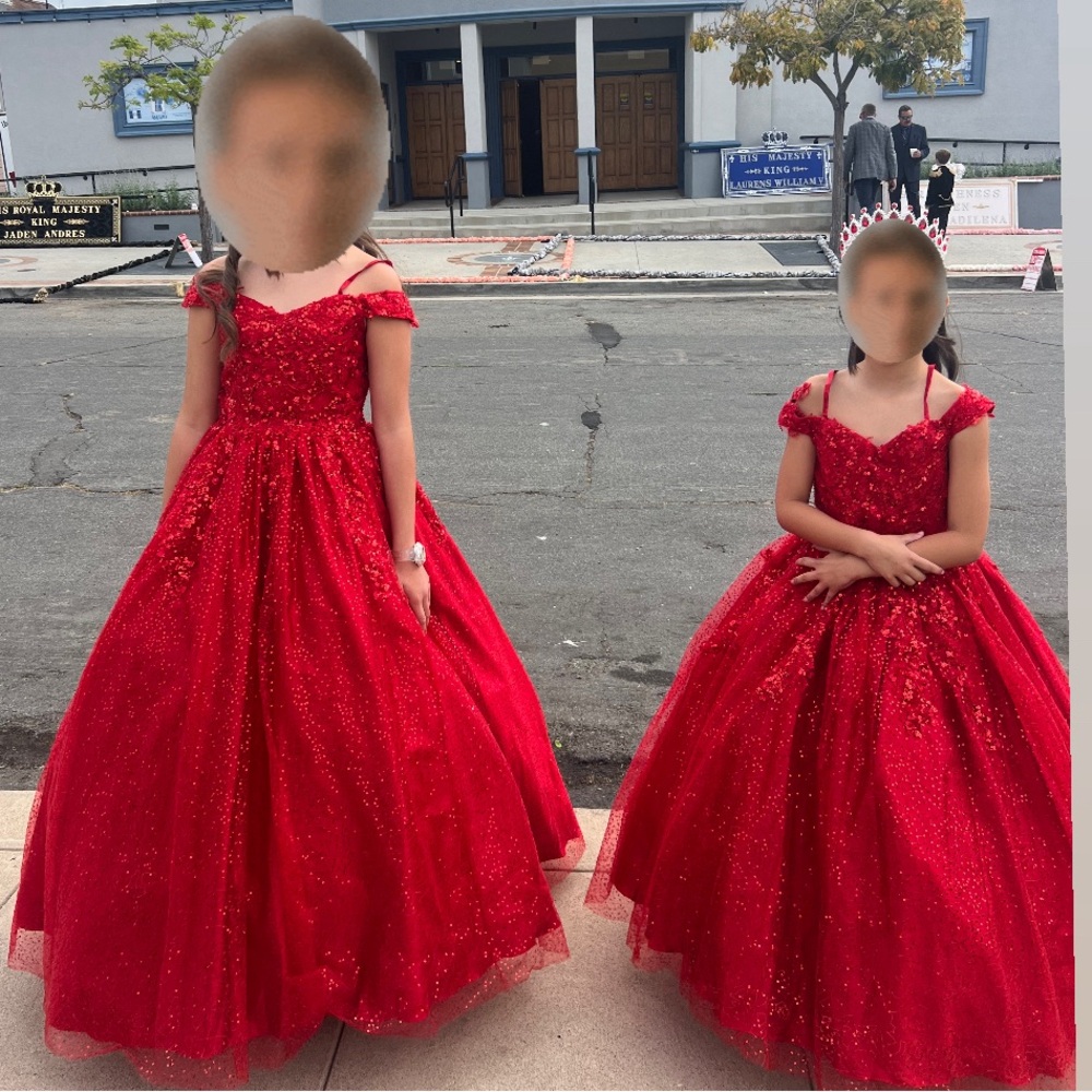 Dress comes in two sizes 16/8 in girls
